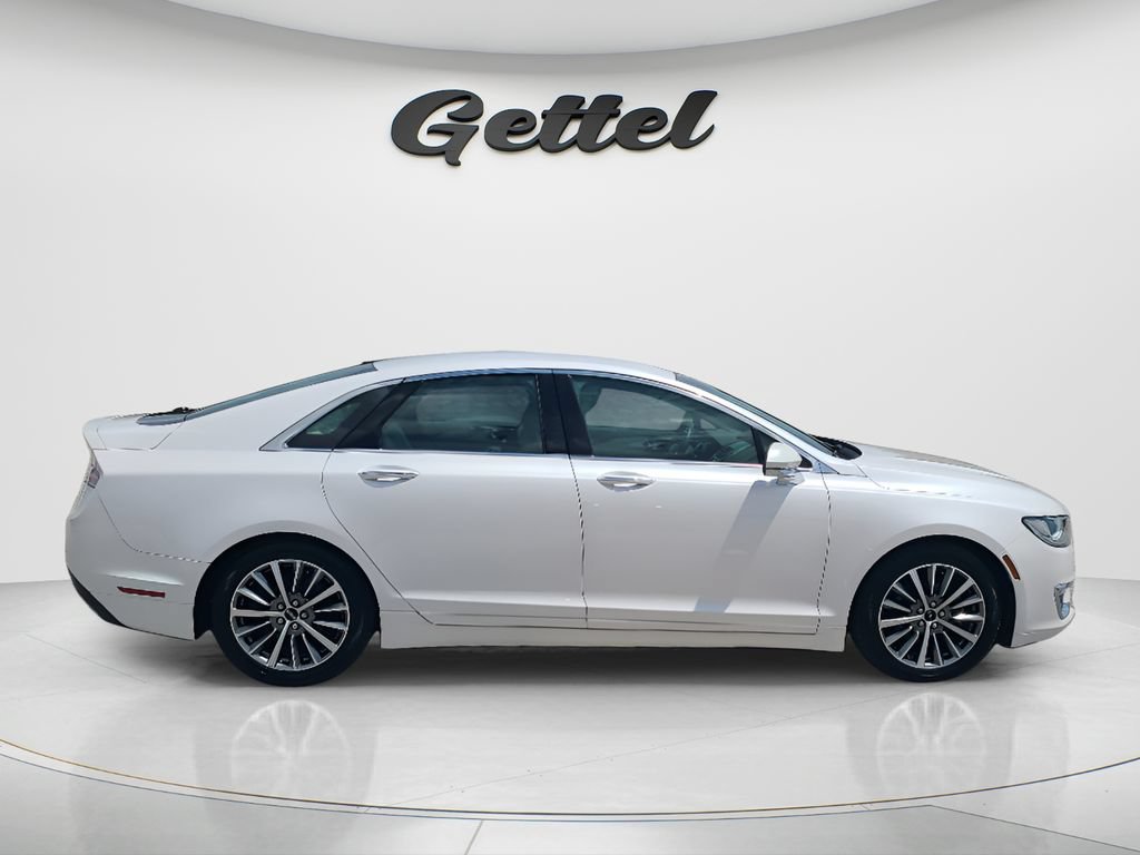 Used 2020 Lincoln MKZ FWD image 4