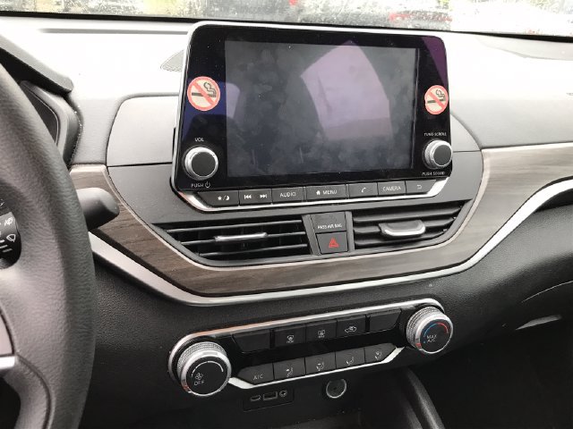 Used 2025 Nissan Altima 2.5 SV FWD image 29