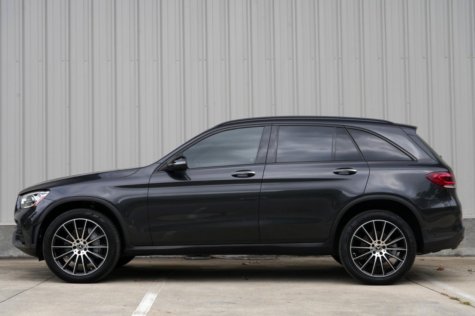 Used 2021 Mercedes-Benz GLC 300 w/ AMG Line image 8