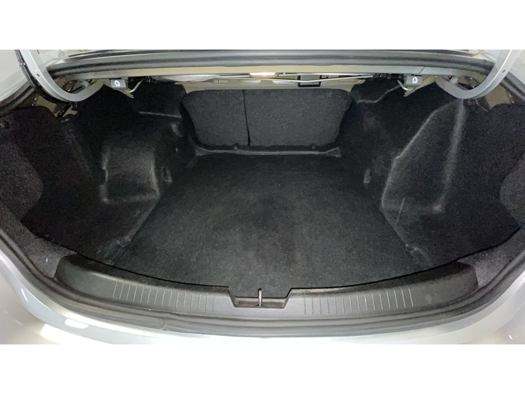 Used 2021 Chevrolet Malibu LT FWD image 16