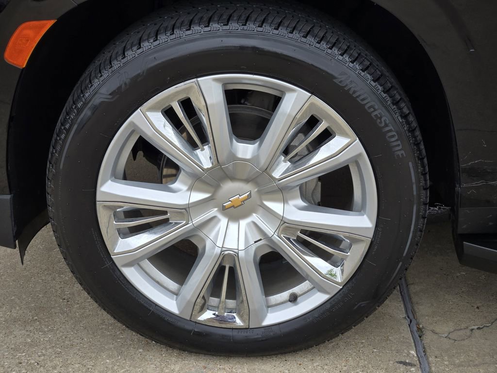 Used 2024 Chevrolet Suburban High Country w/ Advanced Technology Package image 10