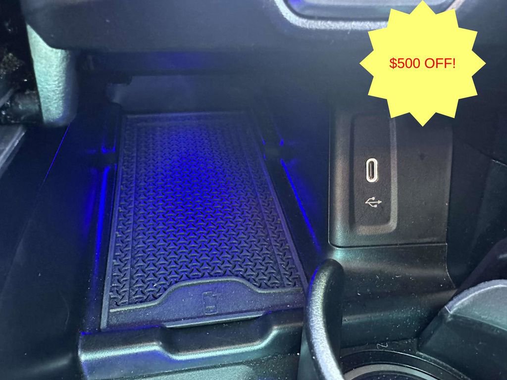 Used 2024 Mercedes-Benz GLC 300 4MATIC image 25