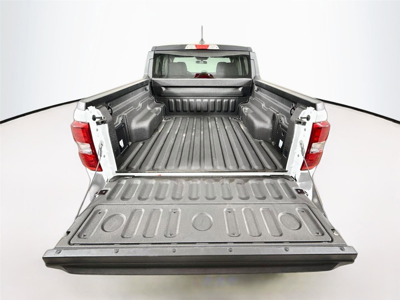 Used 2025 Ford Maverick Lobo AWD/4WD image 16