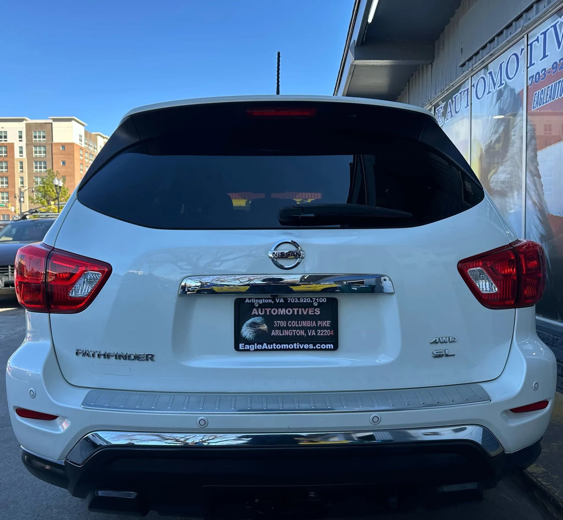 Used 2017 Nissan Pathfinder SL w/ SL Tech Package image 4