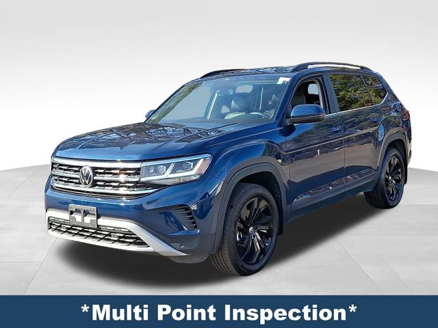 Used 2023 Volkswagen Atlas SE w/ Black Wheel Package image 4