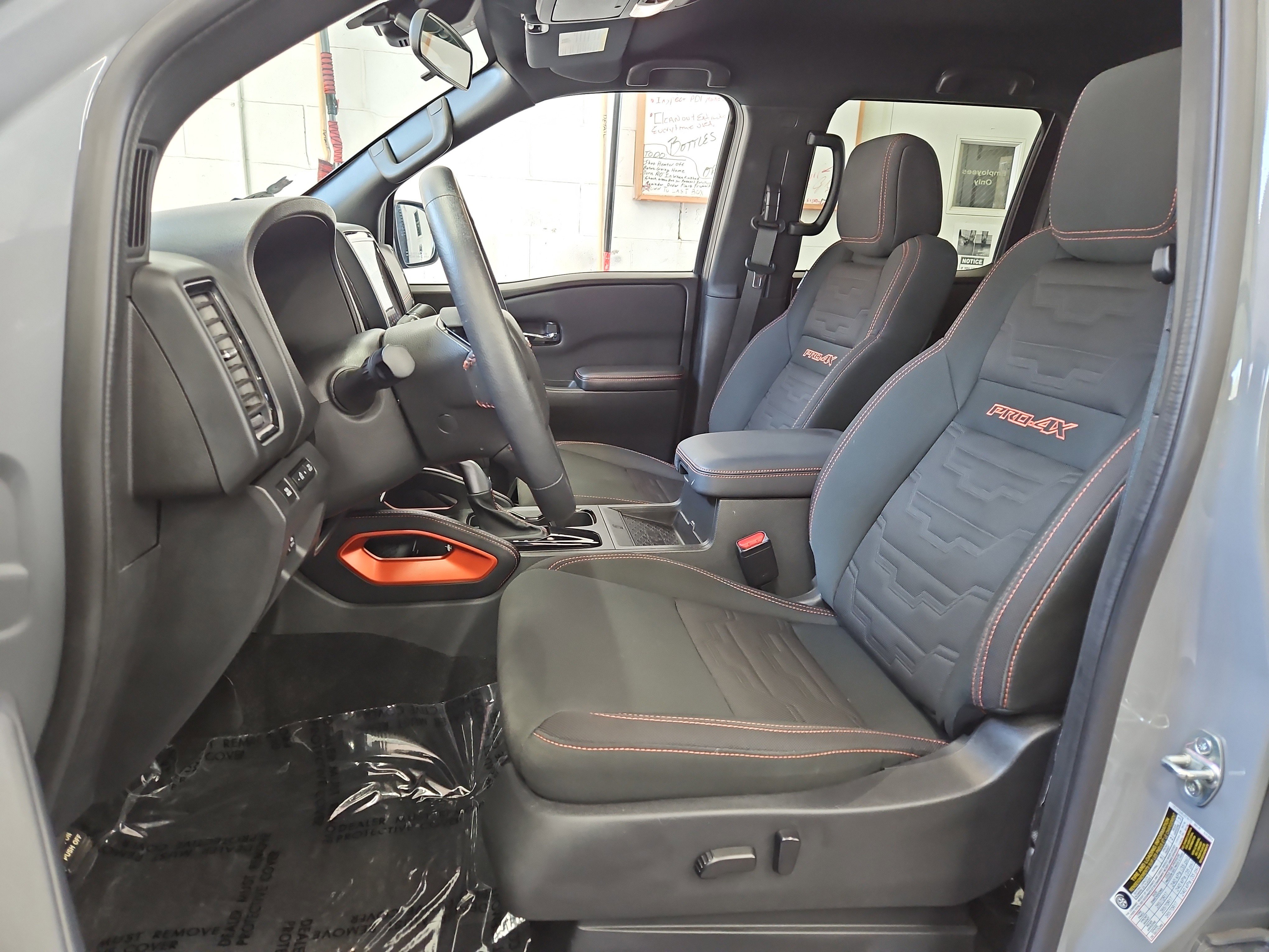 Used 2023 Nissan Frontier PRO-4X w/ Pro Convenience Package AWD/4WD image 8