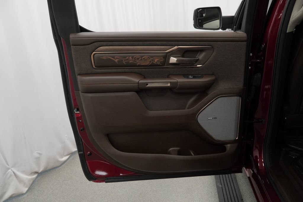 Used 2025 RAM 1500 Limited AWD/4WD image 34