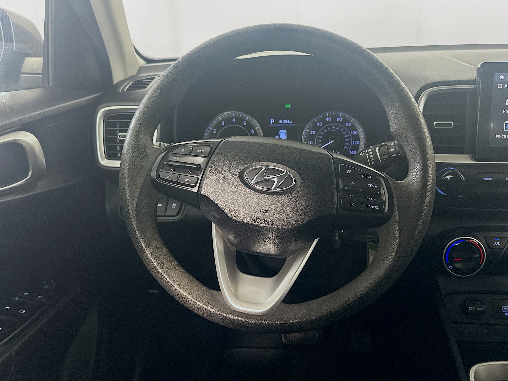 Used 2021 Hyundai Venue SE FWD image 17