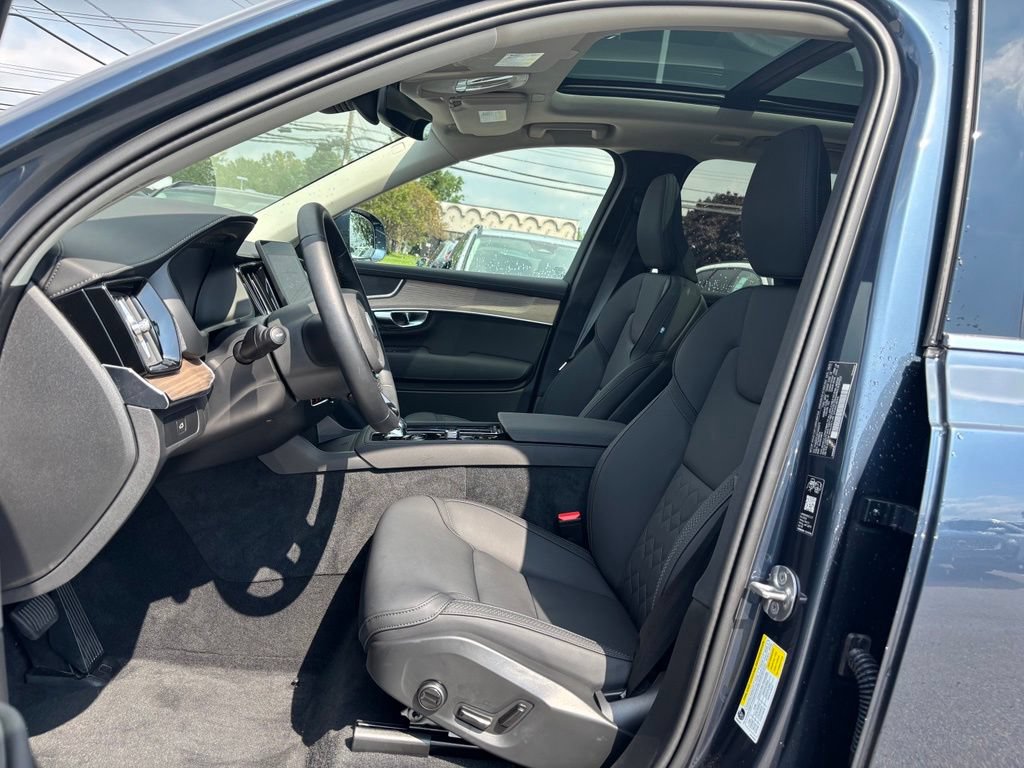 Certified 2026 Volvo XC90 B6 Core w/ Protection Package Premier AWD/4WD image 19