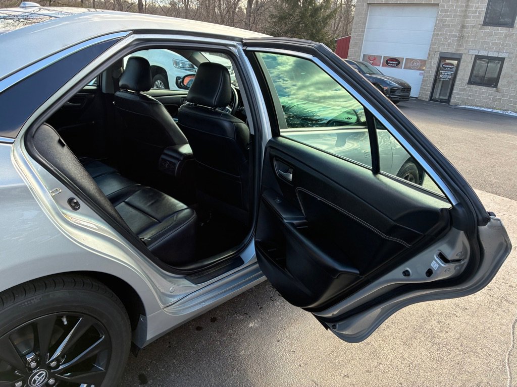 Used 2016 Toyota Camry XLE image 13