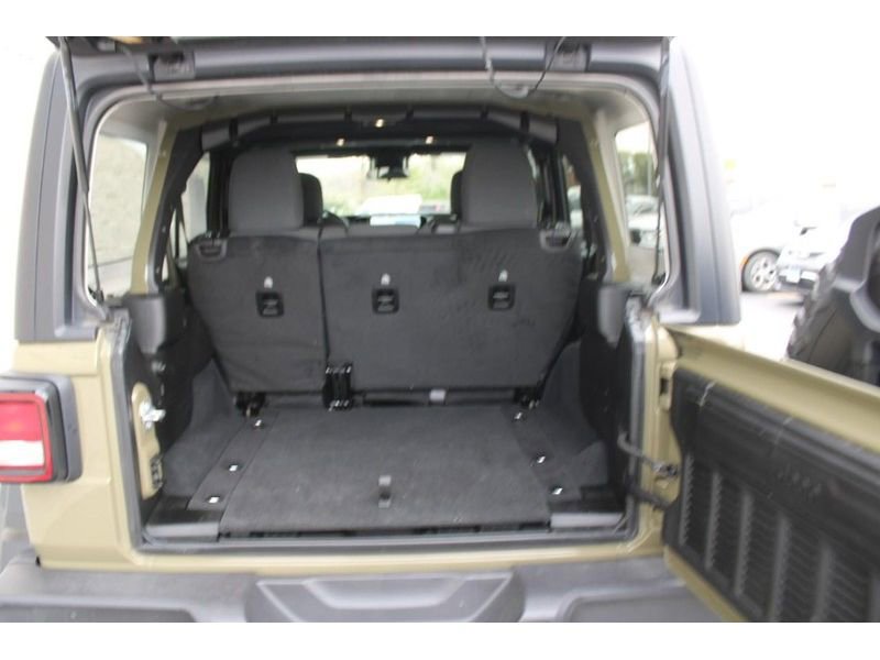 Used 2025 Jeep Wrangler Unlimited Sport AWD/4WD image 7