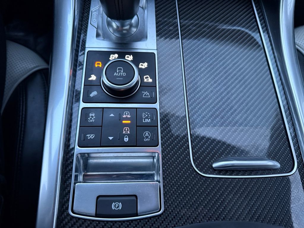 Used 2017 Land Rover Range Rover Sport SVR image 18