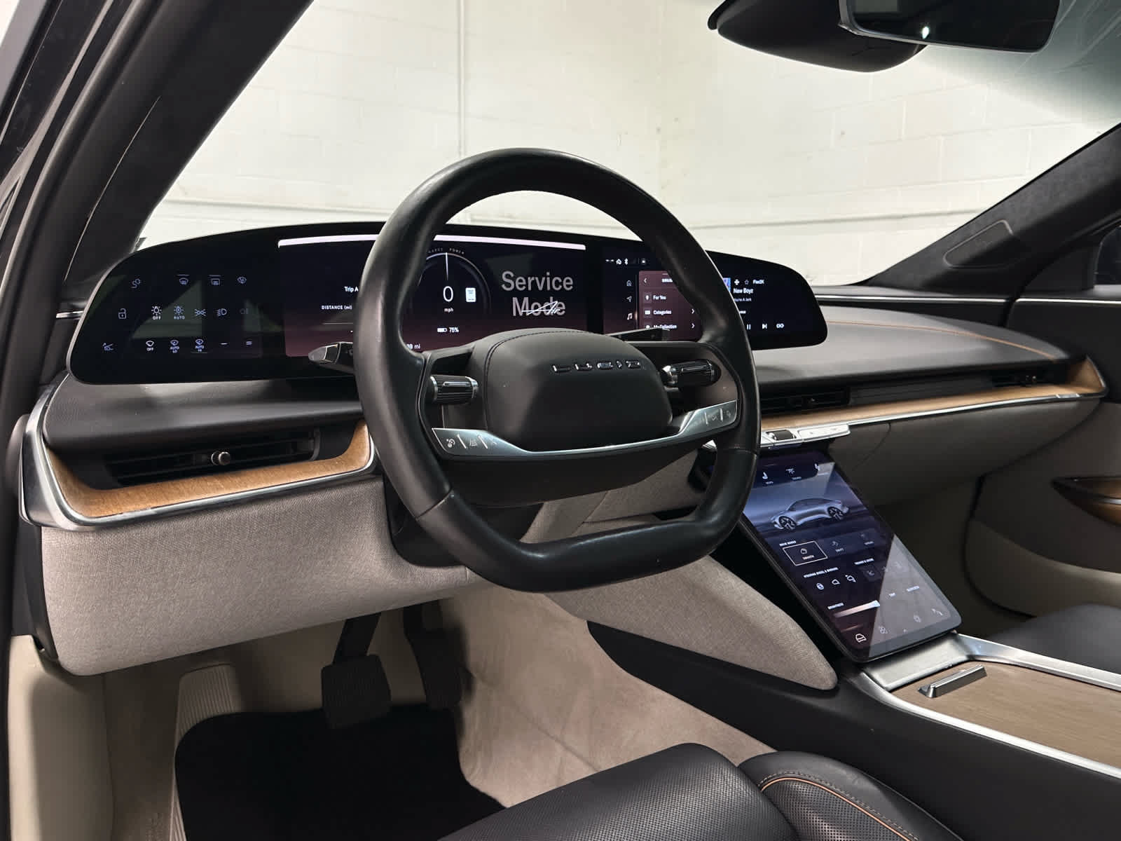 Used 2023 Lucid Air Touring AWD/4WD image 9