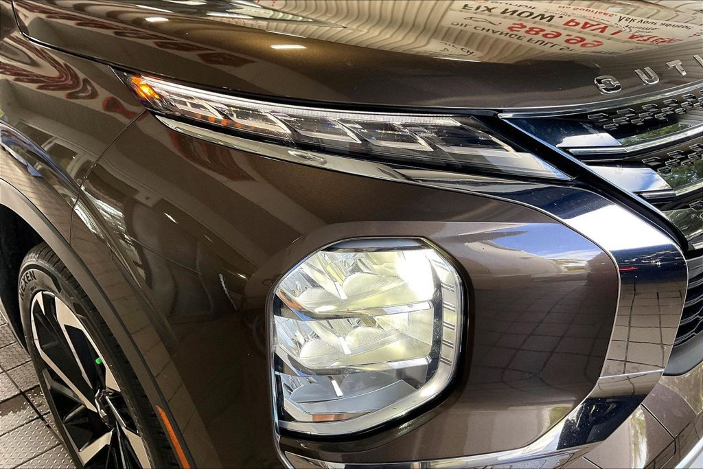 Used 2024 Mitsubishi Outlander SEL FWD image 24