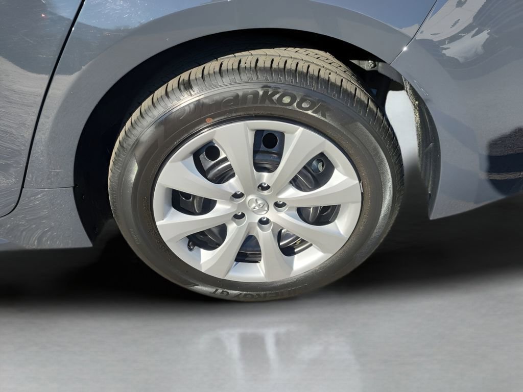 Used 2024 Toyota Corolla LE image 5