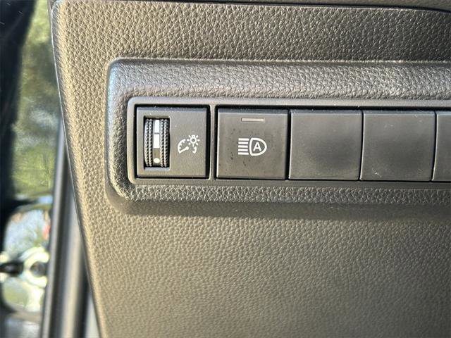 Certified 2025 Toyota Corolla LE image 18