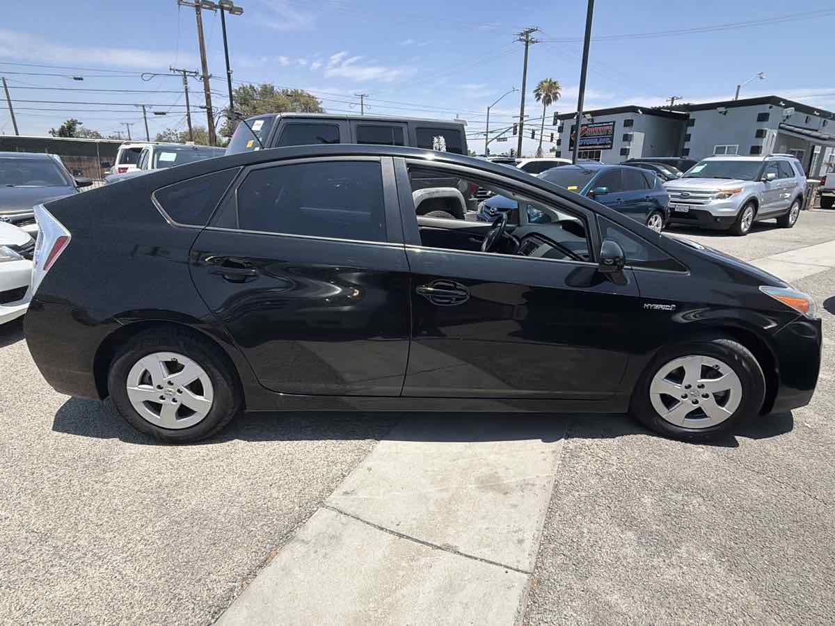 Used 2011 Toyota Prius Four w/ Solar Roof Pkg FWD image 4