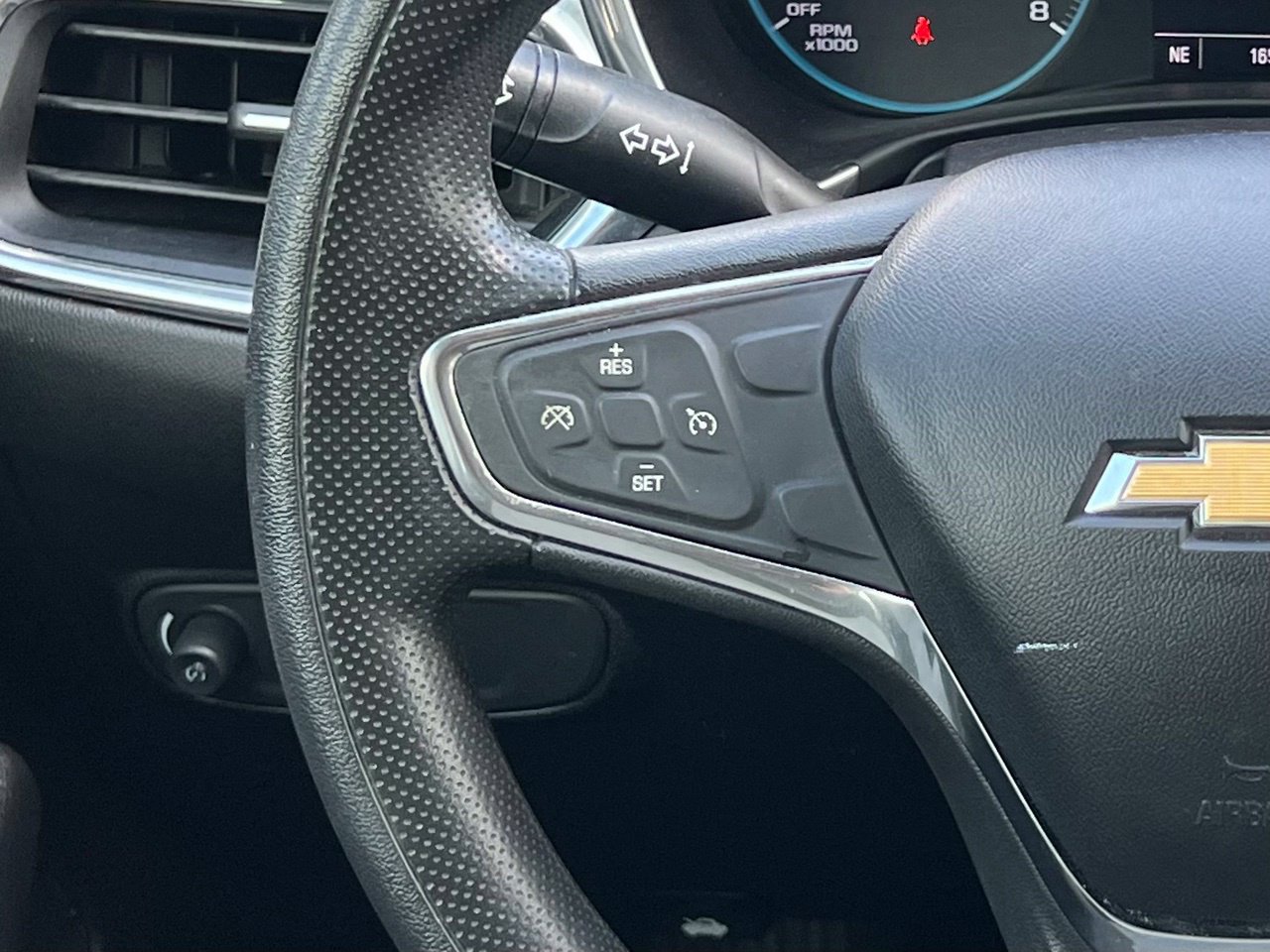 Used 2019 Chevrolet Equinox LS w/ LS Convenience Package FWD image 16