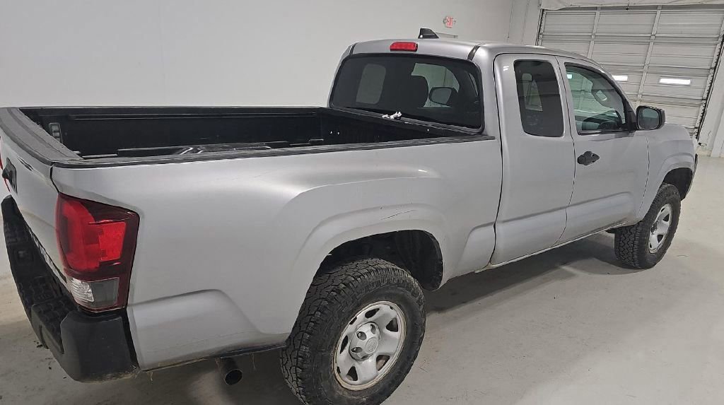 Used 2021 Toyota Tacoma SR image 3