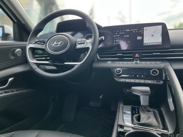 Used 2026 Hyundai Elantra Limited FWD image 29