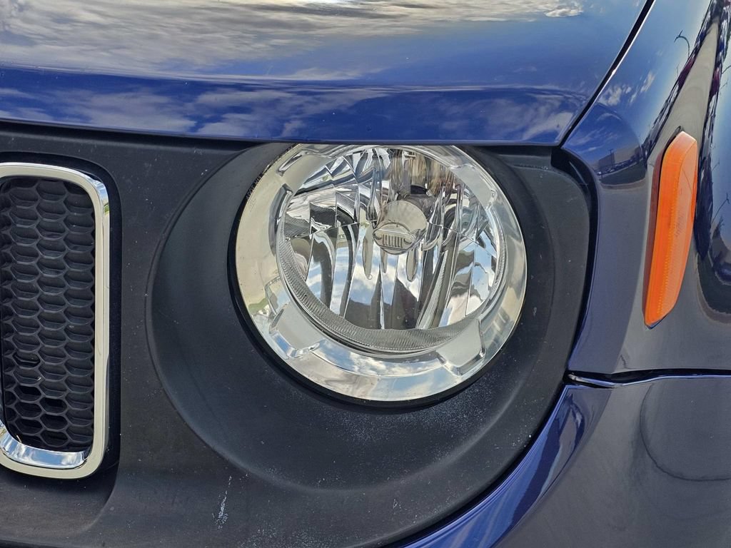 Used 2017 Jeep Renegade Latitude FWD image 5