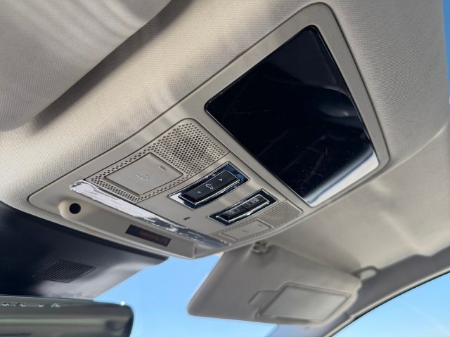 Used 2019 Jaguar XJ R-Sport RWD image 27