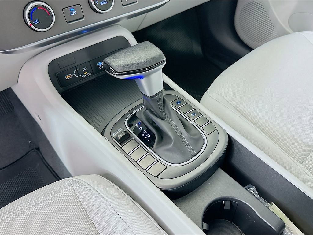 New 2026 Hyundai Kona SE image 14