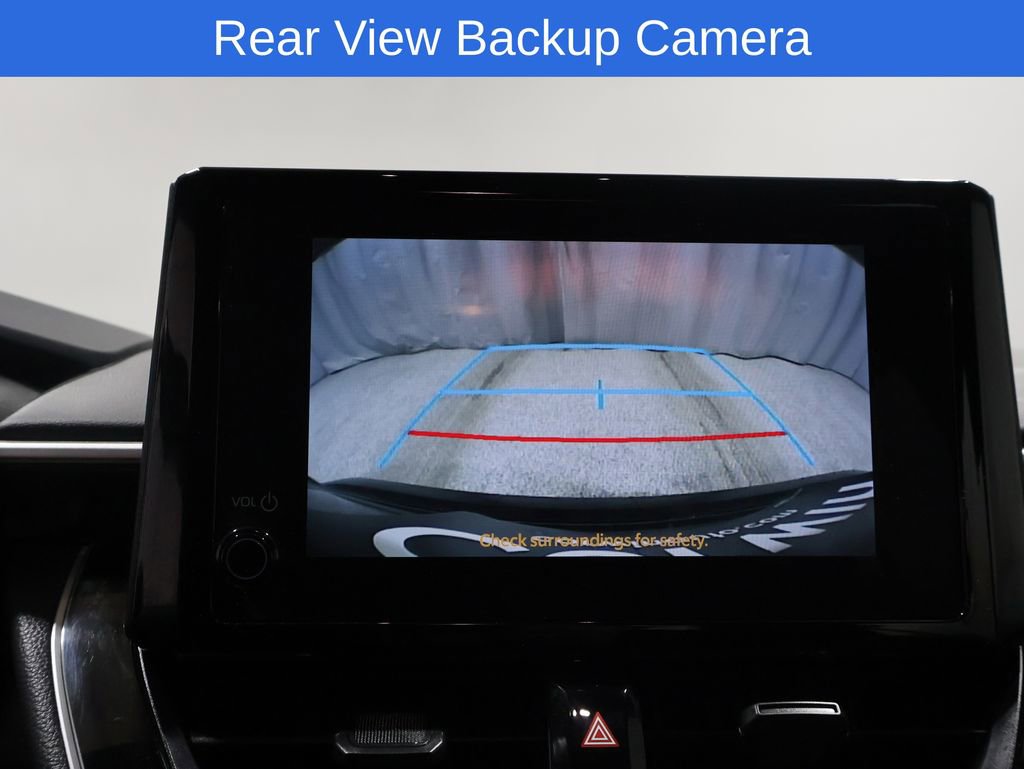 Used 2025 Toyota Corolla SE image 3