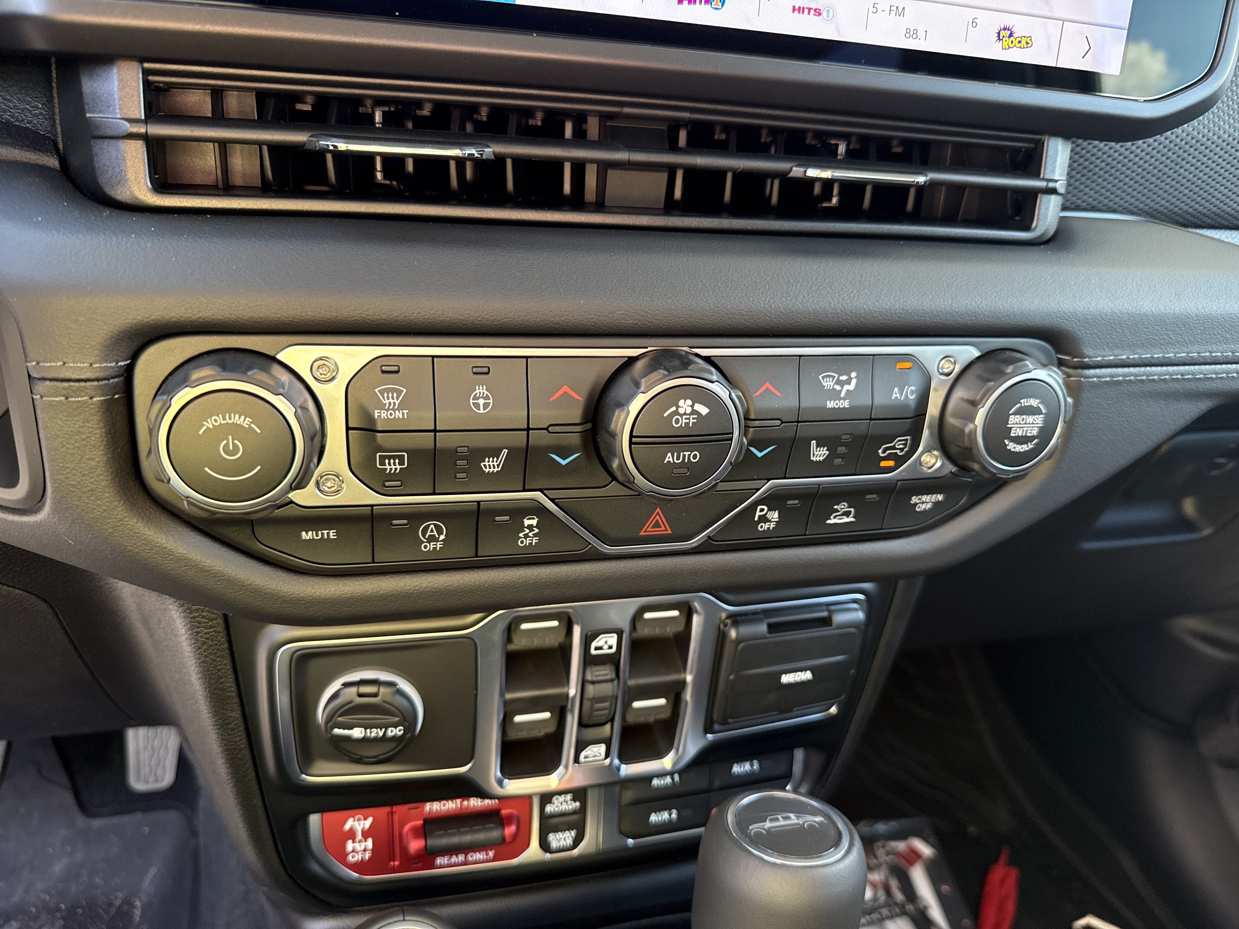 New 2026 Jeep Gladiator Rubicon AWD/4WD image 34
