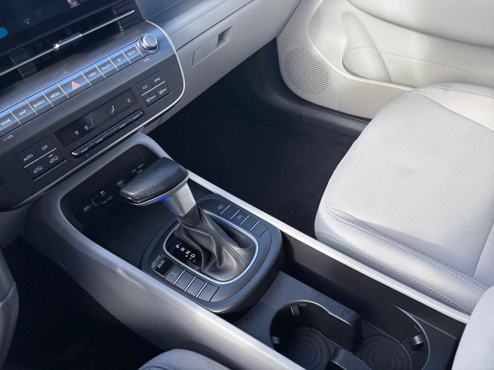 Used 2025 Hyundai Kona SEL image 41