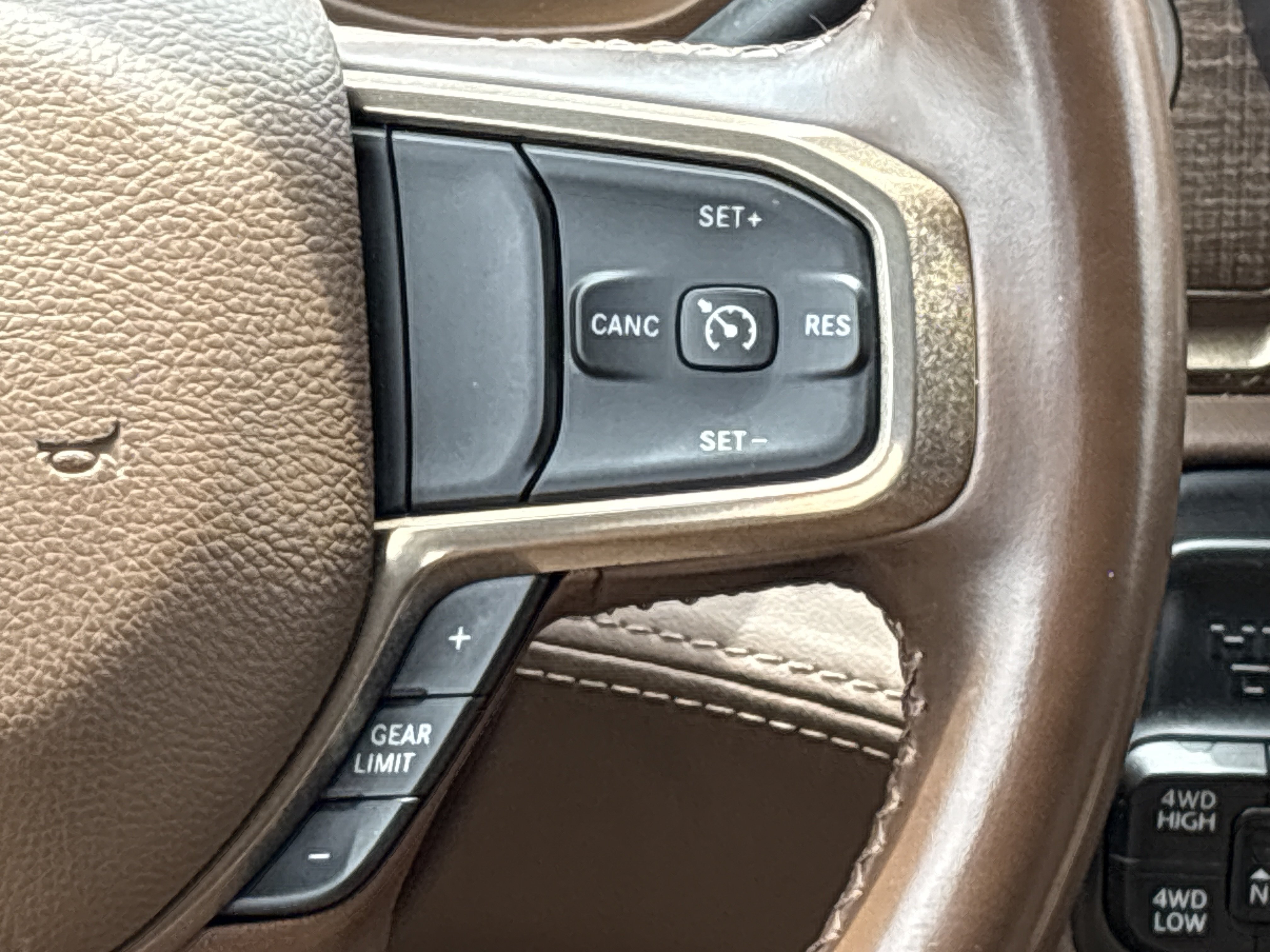 Used 2024 RAM 3500 Limited AWD/4WD image 23