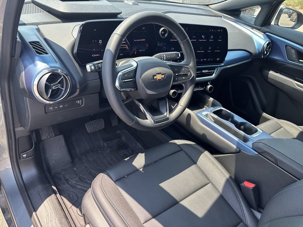 New 2026 Chevrolet Equinox EV LT w/ Convenience Package II AWD/4WD image 11