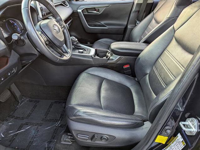 Used 2019 Toyota RAV4 Limited image 16