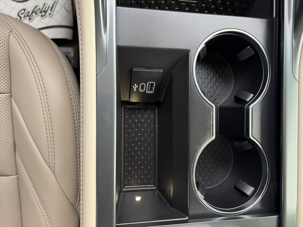 Used 2025 Lincoln Nautilus Premier w/ Equipment Group 102A image 26