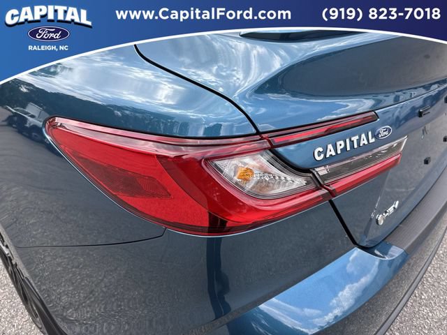 Used 2025 Toyota Camry SE FWD image 15