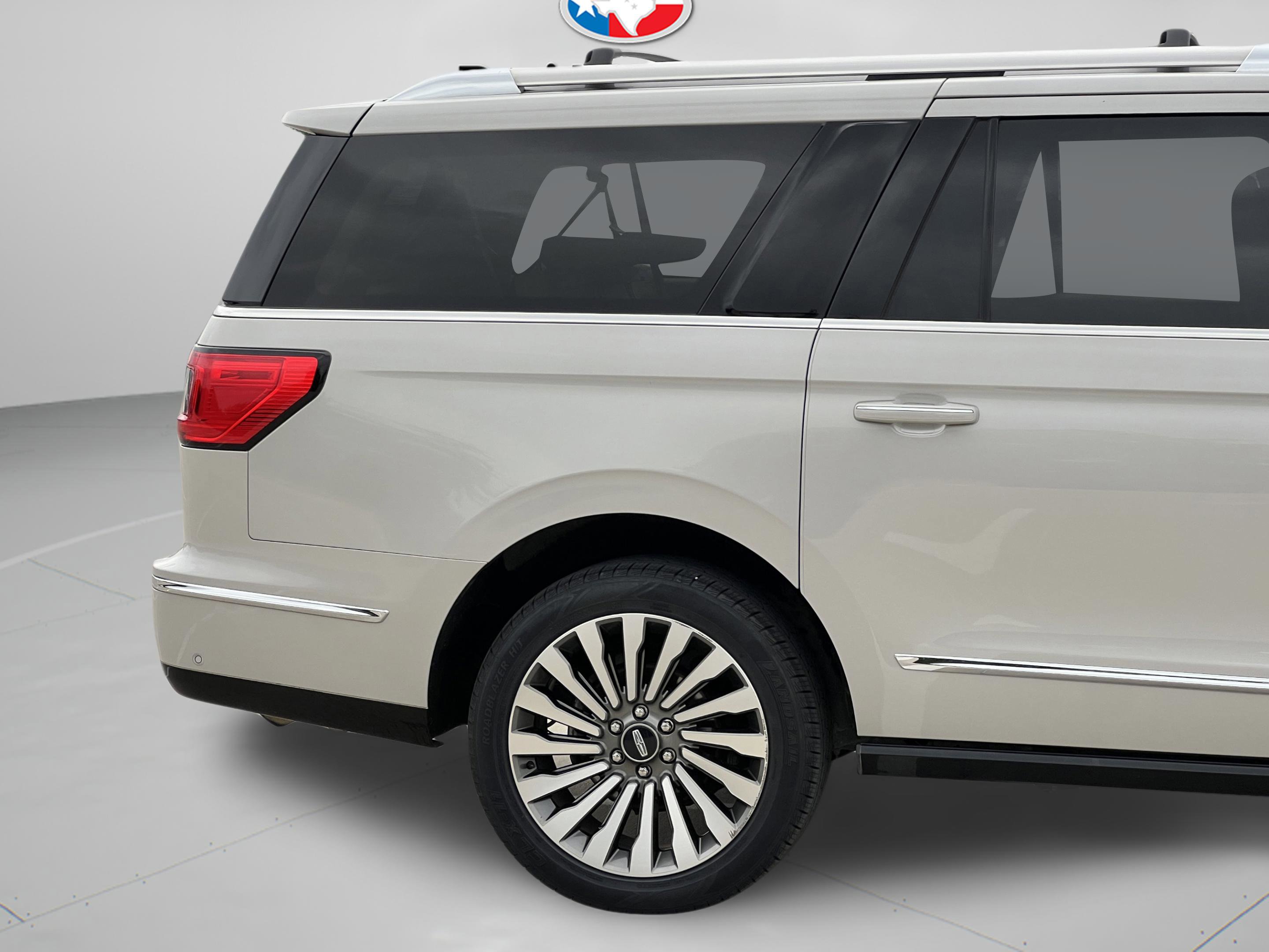 Certified 2021 Lincoln Navigator L Reserve w/ Luxury Package AWD/4WD image 36