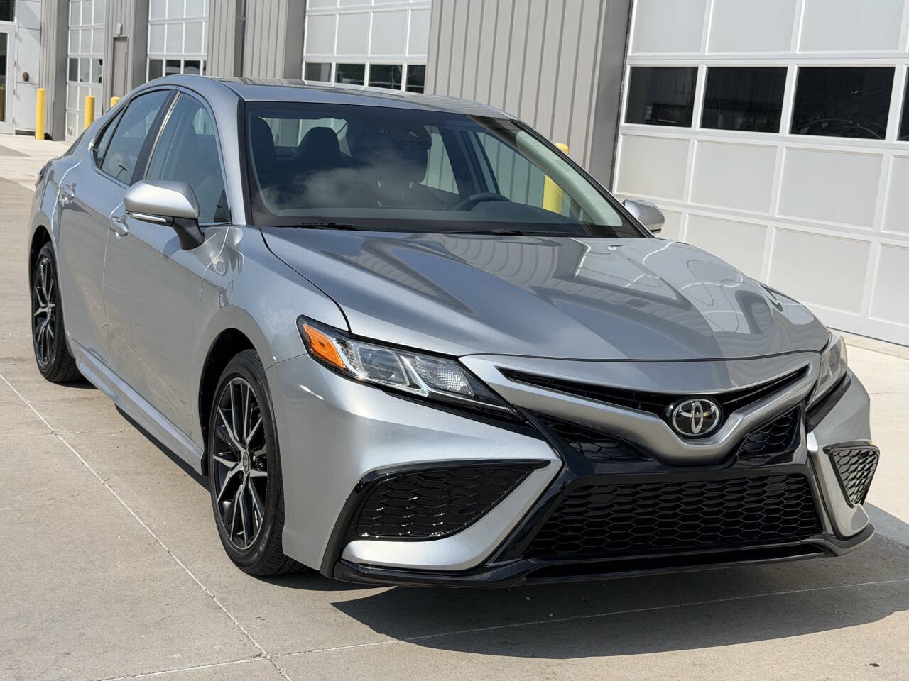 Used 2024 Toyota Camry SE FWD image 8