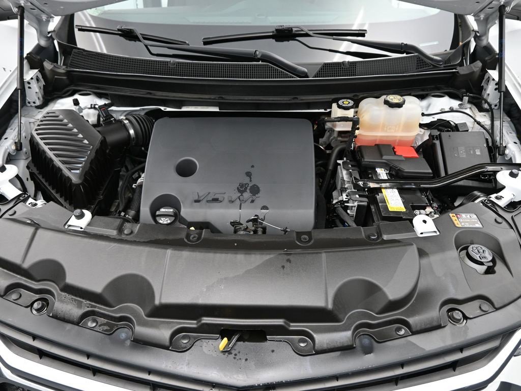 Used 2021 Chevrolet Traverse LS image 15