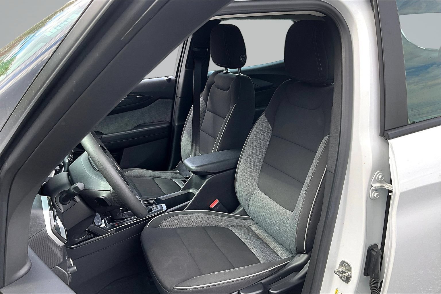 Used 2024 Chevrolet TrailBlazer LS FWD image 23
