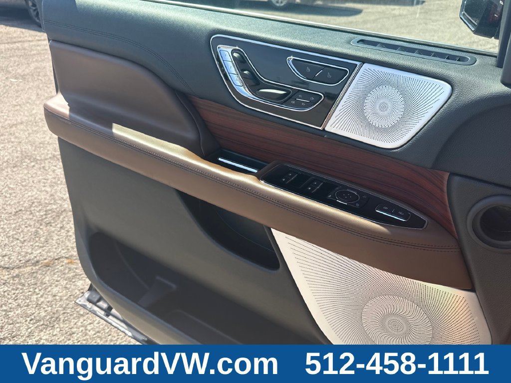 Used 2024 Lincoln Navigator L Reserve AWD/4WD image 24