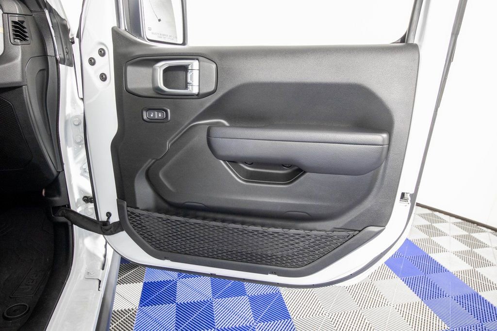 Used 2024 Jeep Wrangler Willys image 15