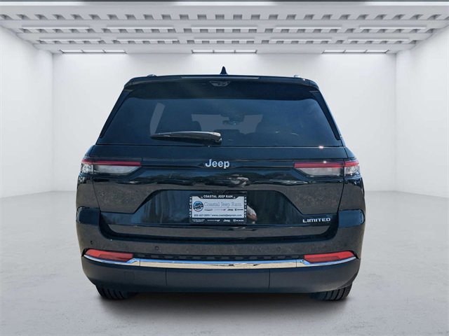 New 2025 Jeep Grand Cherokee Limited w/ Luxury Tech Group II image 4