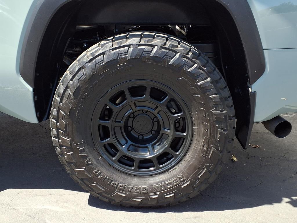 Used 2023 Toyota Tundra Limited w/ TRD Off-Road Package AWD/4WD image 4