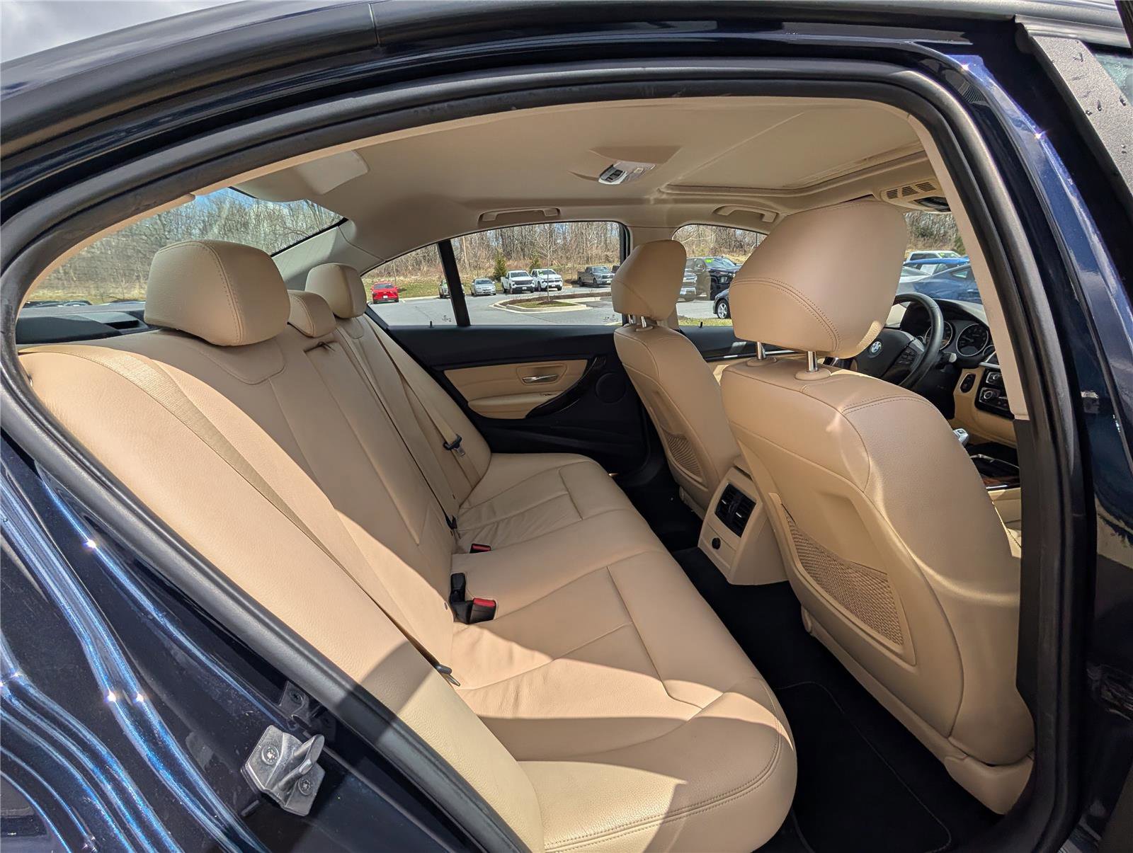 Used 2017 BMW 320i xDrive 320i xDrive image 11