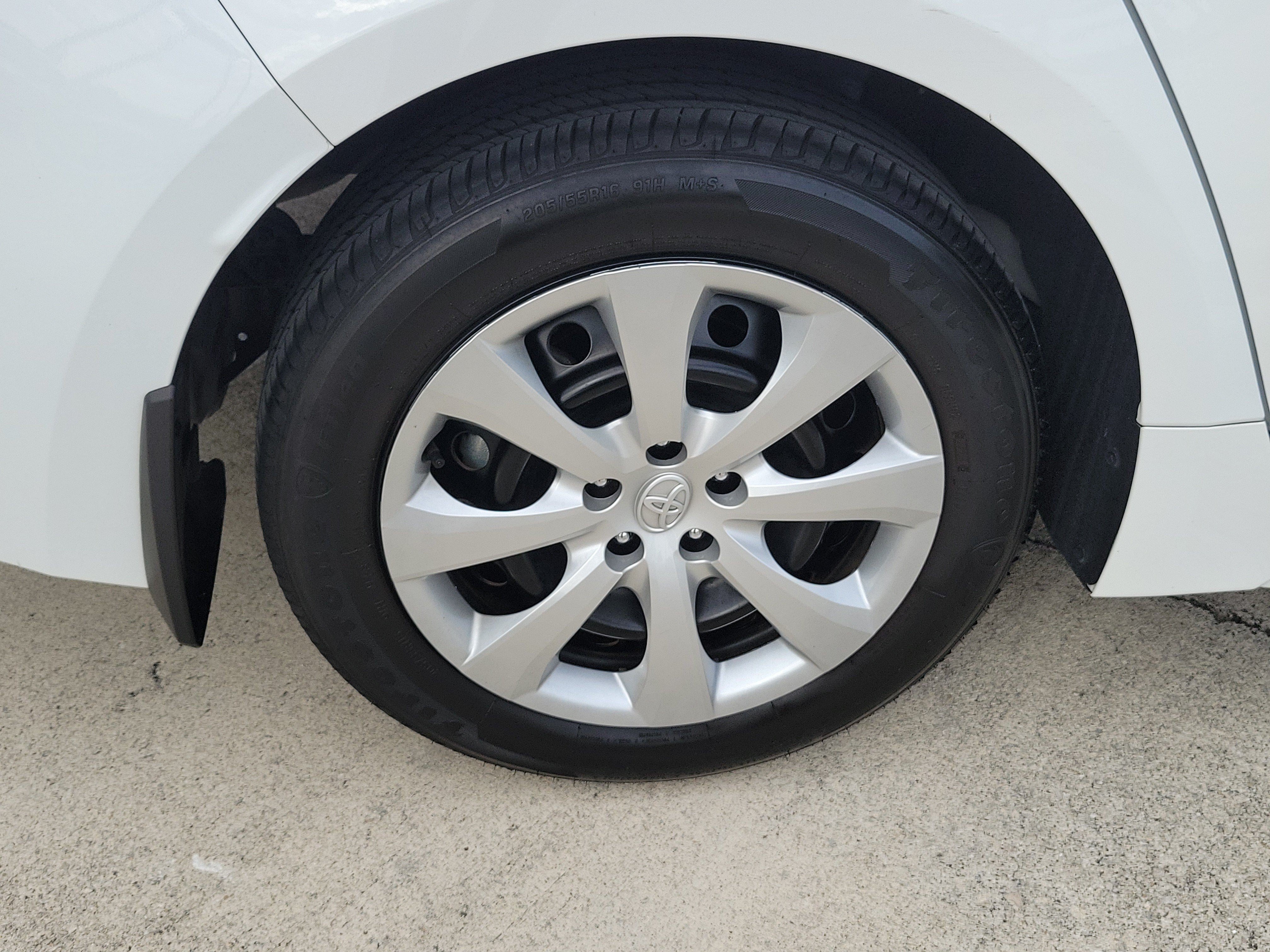 Used 2025 Toyota Corolla LE FWD image 8