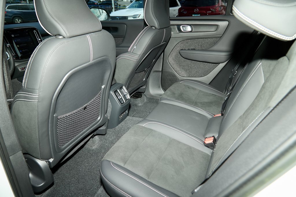 Certified 2023 Volvo XC40 Recharge Ultimate w/ Protection Package Premier image 16