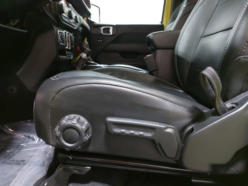 Used 2023 Jeep Wrangler Unlimited Sahara w/ Cold Weather Group image 29