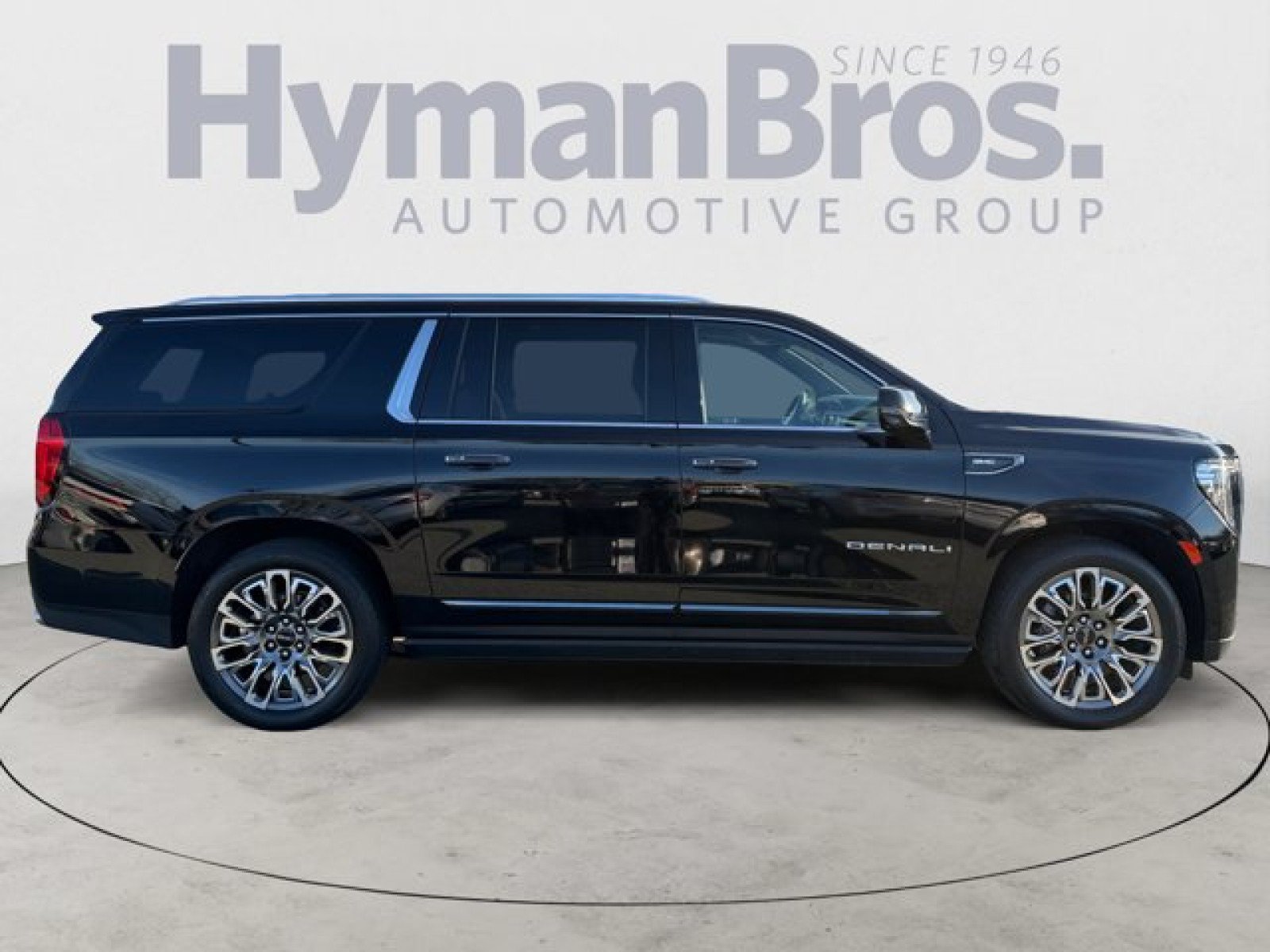 Used 2023 GMC Yukon XL Denali Ultimate AWD/4WD image 2