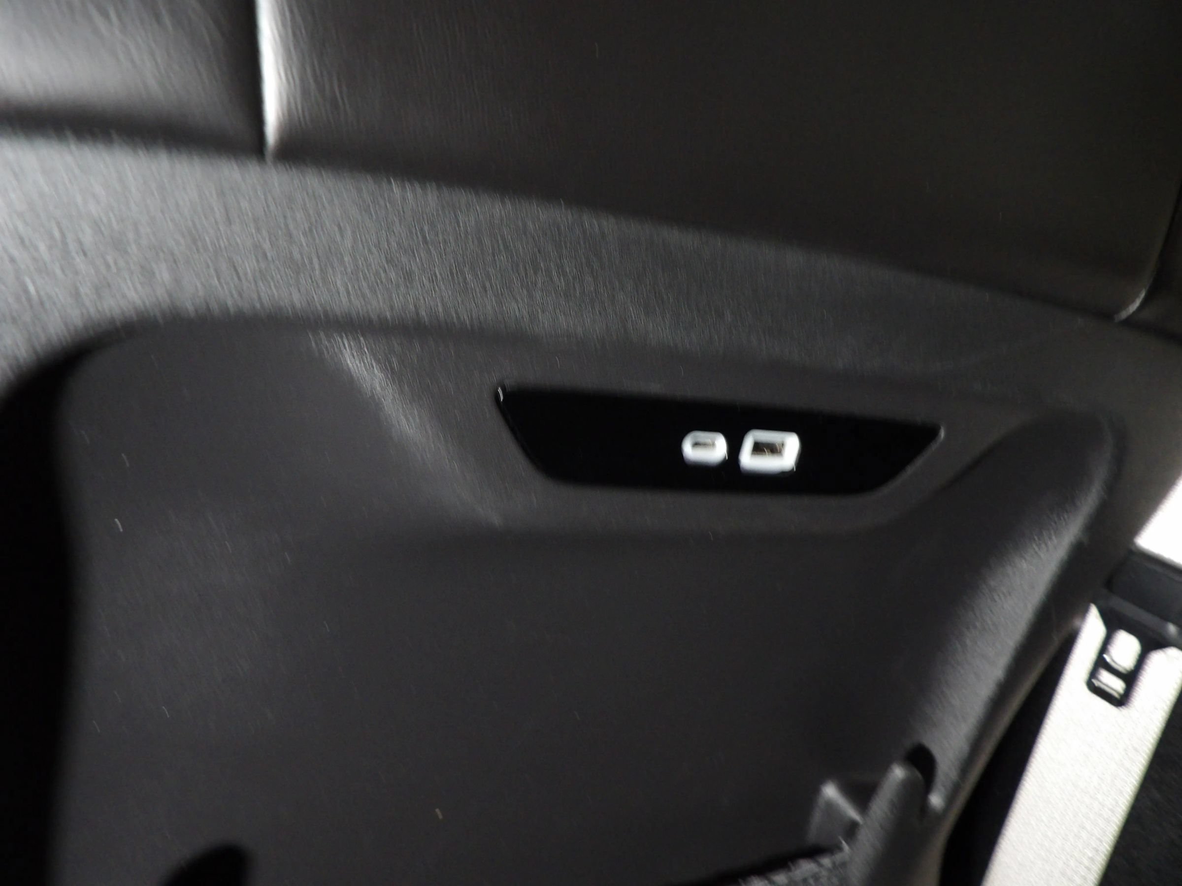 Used 2024 Chrysler Pacifica Limited FWD image 17