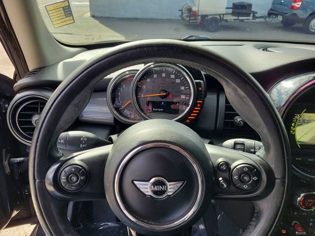 Used 2017 MINI Cooper 4-Door Hardtop image 16